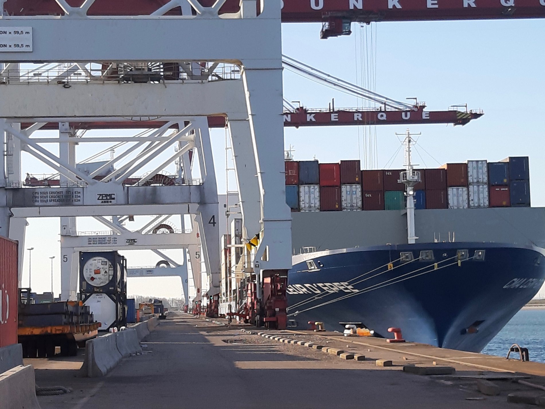 Port image